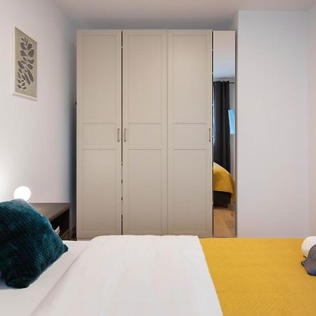 Design 2Bdr Apartment With Balcony- Free Parking ザグレブ エクステリア 写真