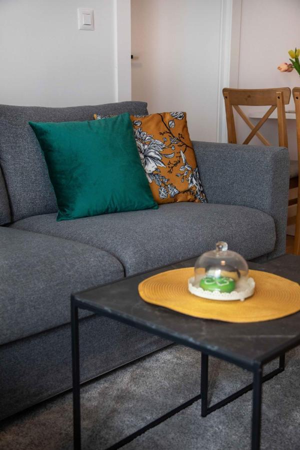 Design 2Bdr Apartment With Balcony- Free Parking ザグレブ エクステリア 写真