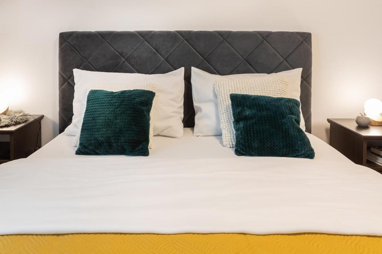 Design 2Bdr Apartment With Balcony- Free Parking ザグレブ エクステリア 写真