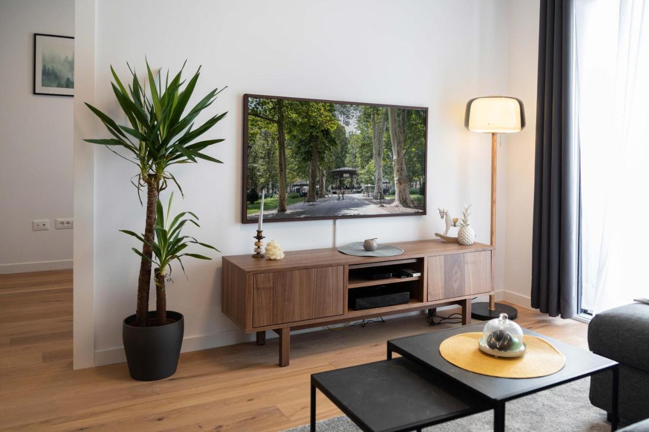 Design 2Bdr Apartment With Balcony- Free Parking ザグレブ エクステリア 写真