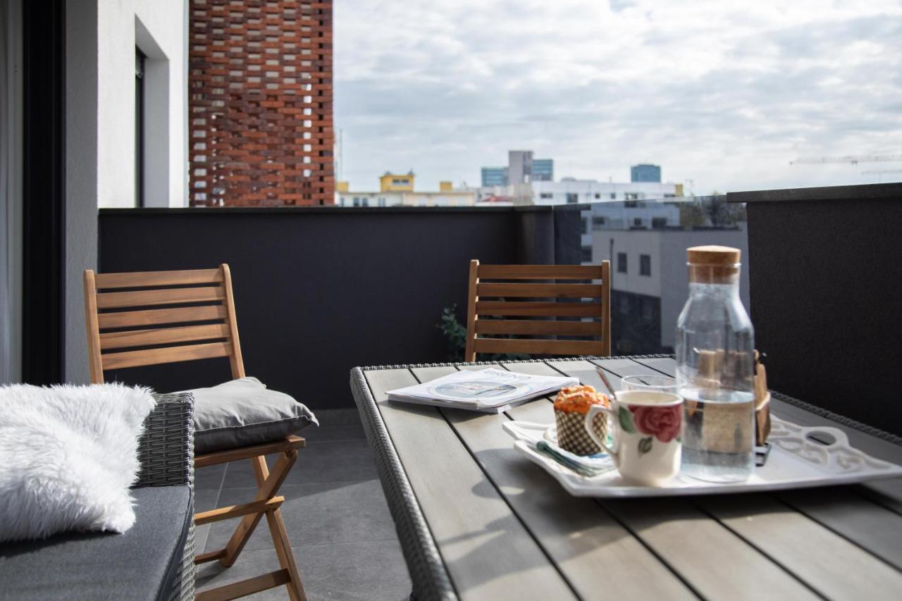 Design 2Bdr Apartment With Balcony- Free Parking ザグレブ エクステリア 写真