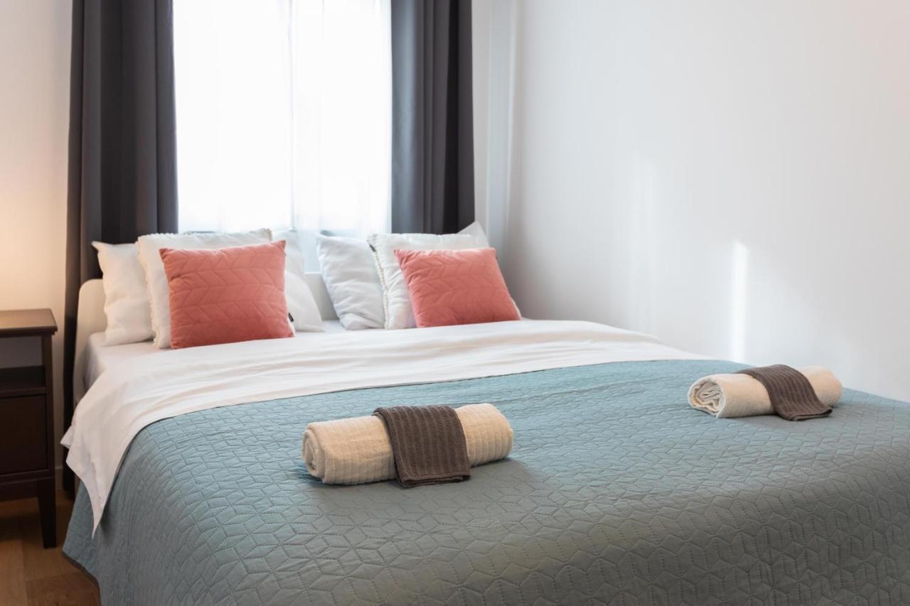 Design 2Bdr Apartment With Balcony- Free Parking ザグレブ エクステリア 写真